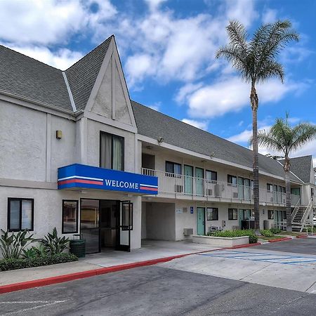 Motel 6 Anaheim Stadium - Ориндж Экстерьер фото