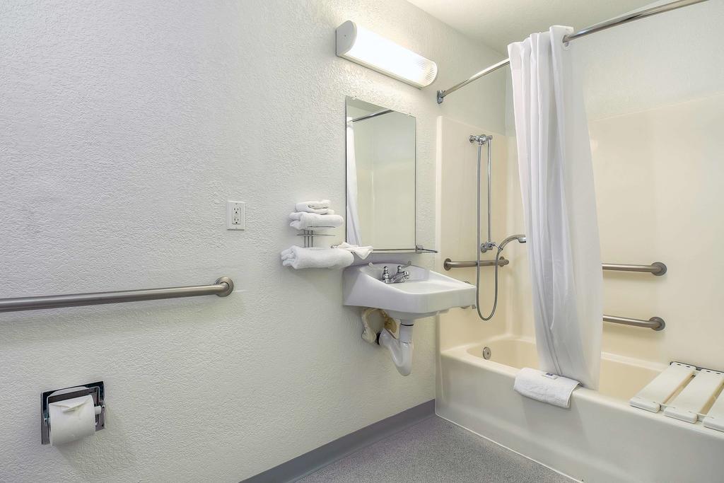Motel 6 Anaheim Stadium - Ориндж Экстерьер фото
