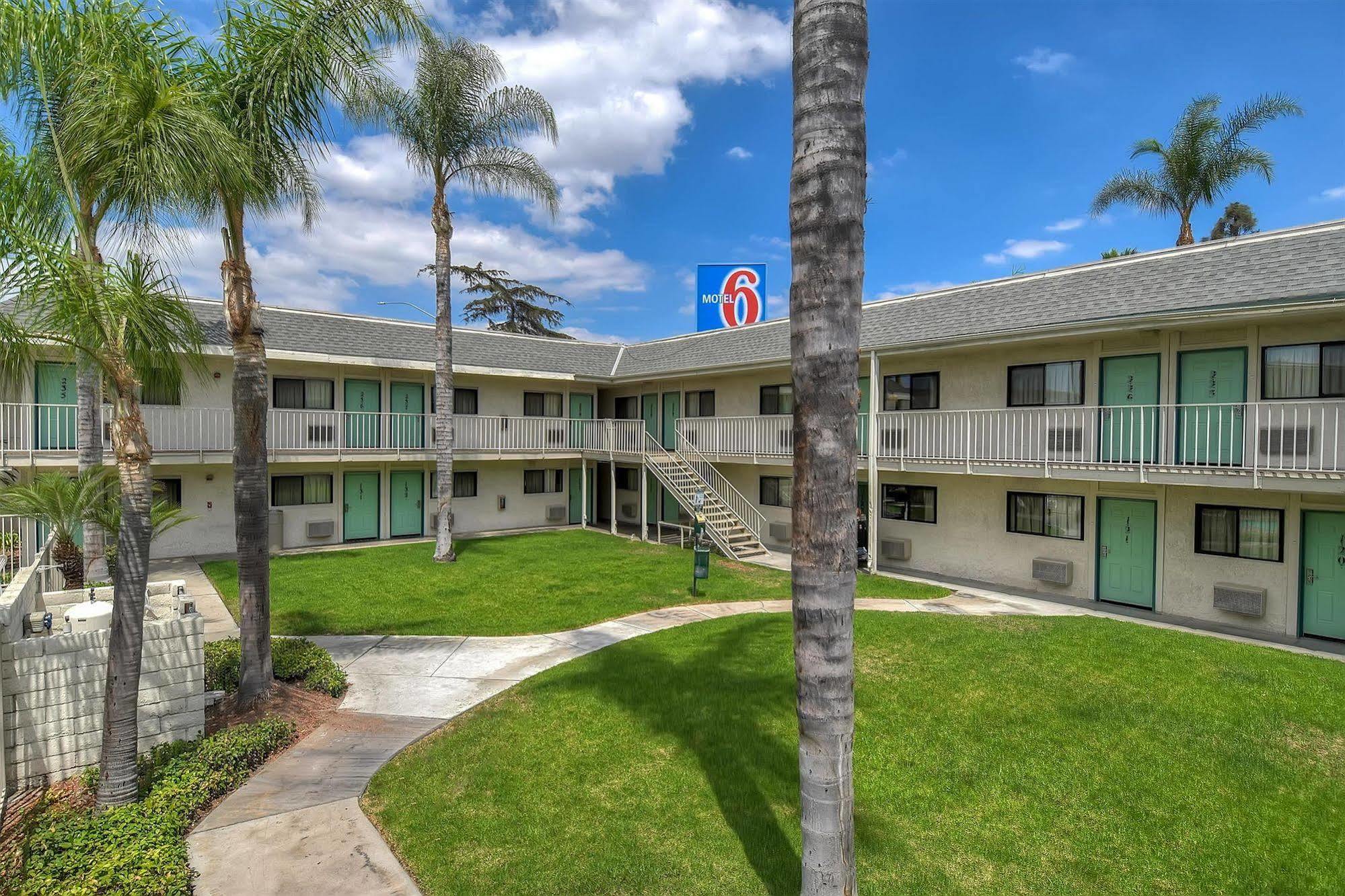 Motel 6 Anaheim Stadium - Ориндж Экстерьер фото